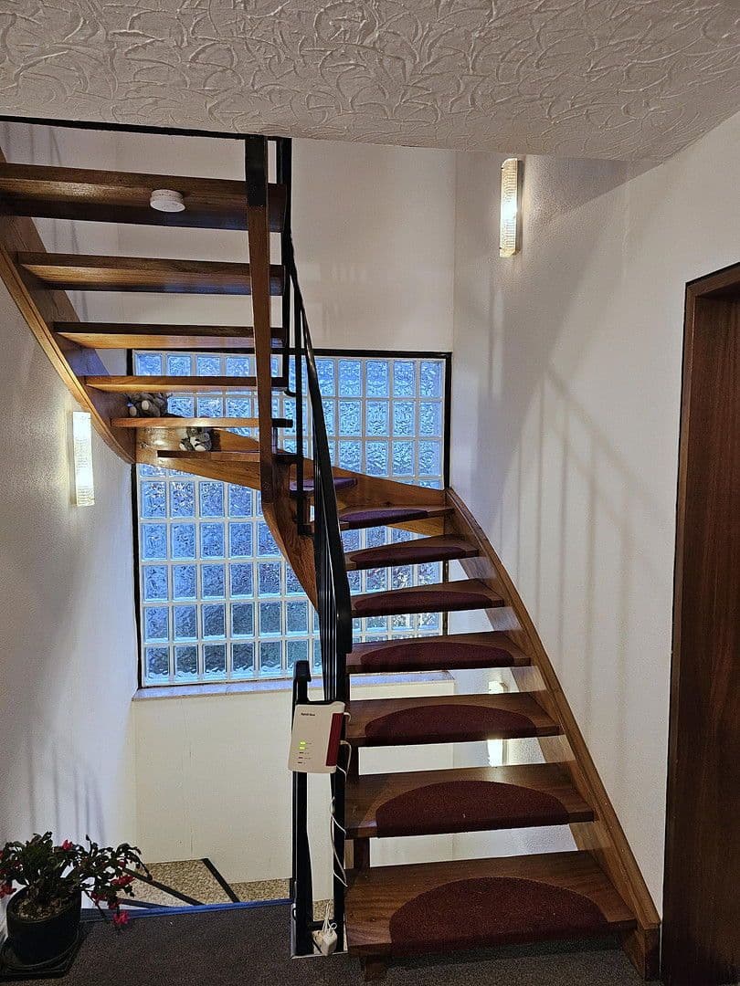 Predaj domu 157 m², pozemek 601 m², Neuhausen, Bádensko-Wurttembersko Predaj domu 157 m², pozemek 601 m², Neuhausen, Bádensko-Wurttembersko