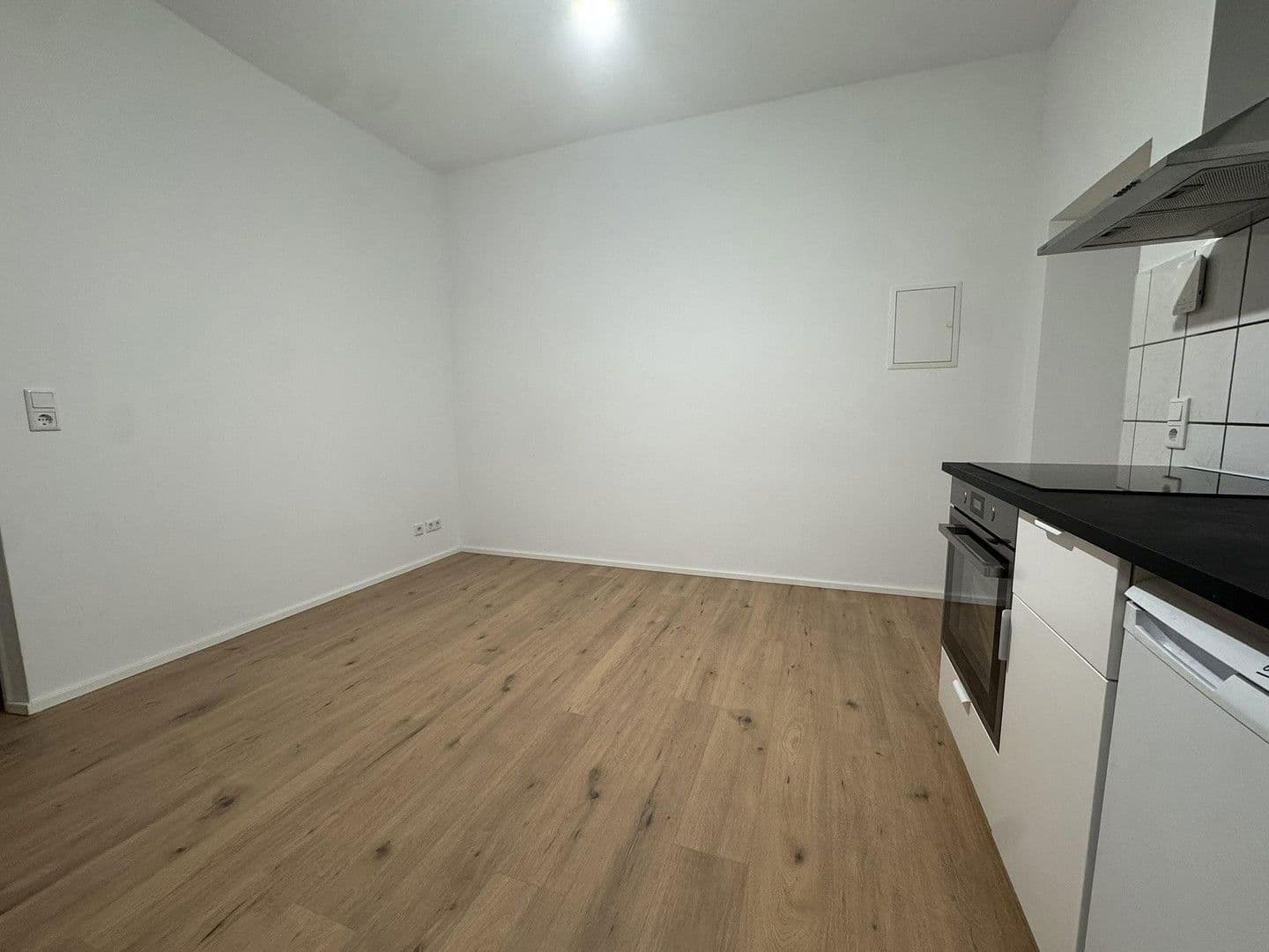 Prenájom bytu 2-izbový 35 m², Gerresheimer Straße, Düsseldorf, Severné Porýnie - Westfálsko Prenájom bytu 2-izbový 35 m², Gerresheimer Straße, Düsseldorf, Severné Porýnie - Westfálsko