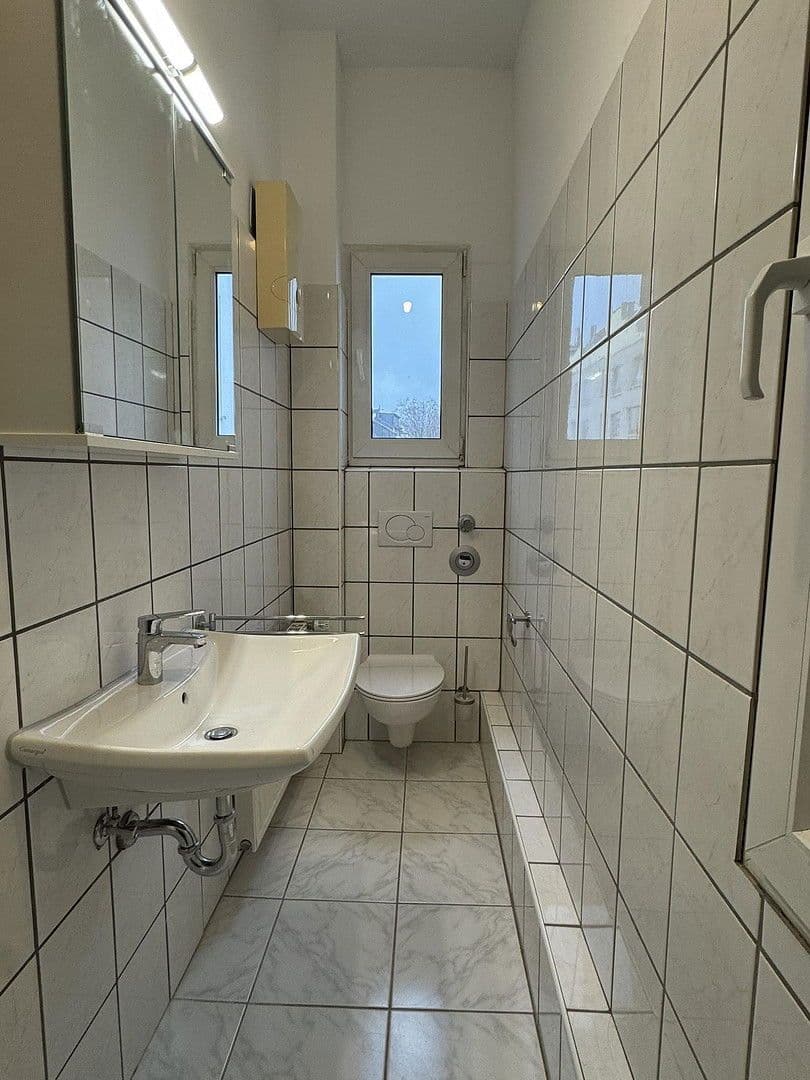 Prenájom bytu 2-izbový 35 m², Gerresheimer Straße, Düsseldorf, Severné Porýnie - Westfálsko Prenájom bytu 2-izbový 35 m², Gerresheimer Straße, Düsseldorf, Severné Porýnie - Westfálsko