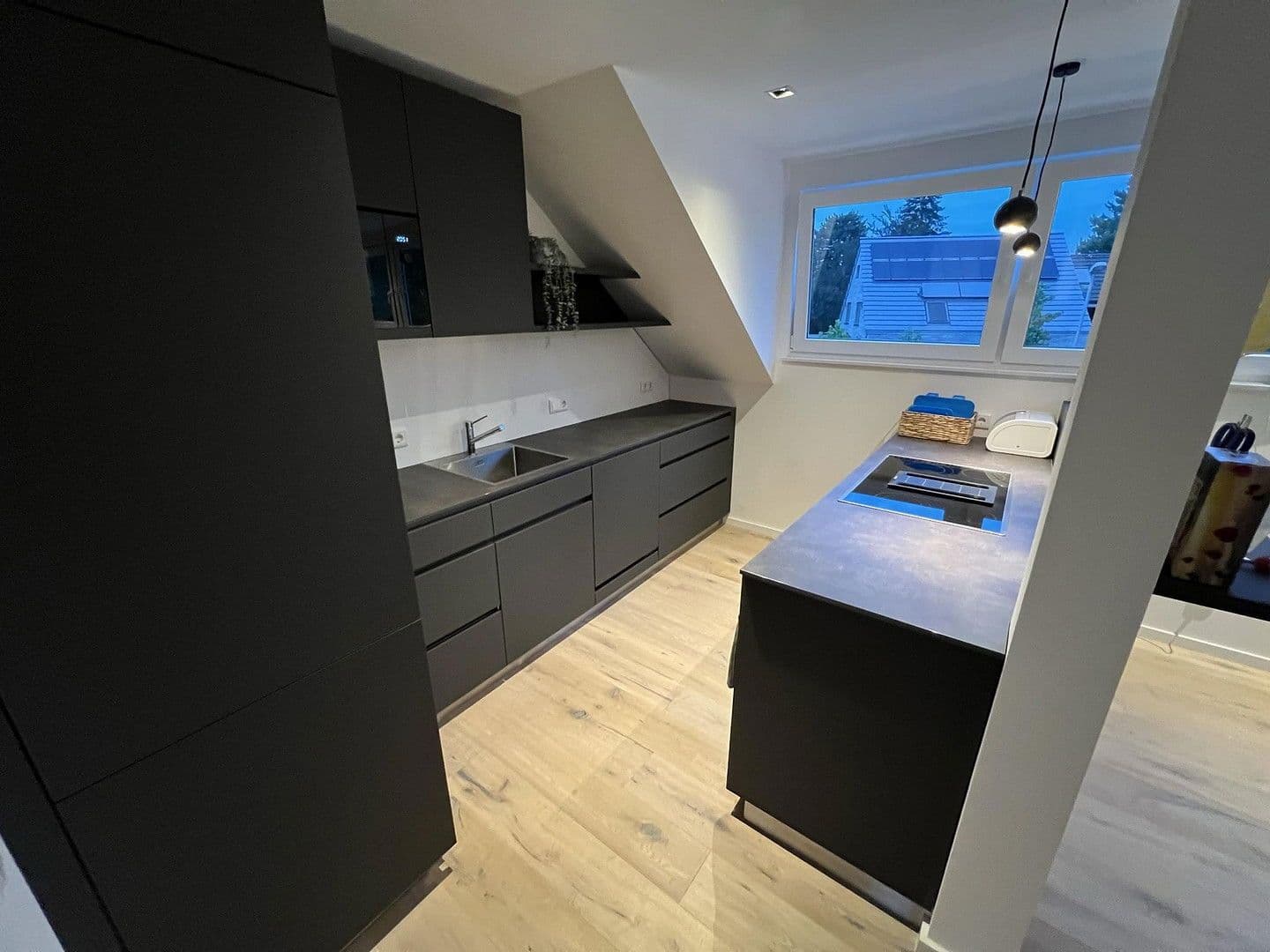 Prenájom domu 157 m², pozemek 150 m², Düsseldorf, Severné Porýnie - Westfálsko Prenájom domu 157 m², pozemek 150 m², Düsseldorf, Severné Porýnie - Westfálsko