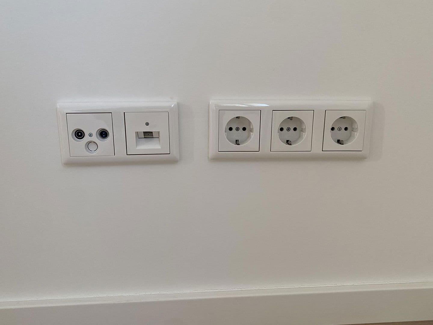 Prenájom domu 157 m², pozemek 150 m², Düsseldorf, Severné Porýnie - Westfálsko Prenájom domu 157 m², pozemek 150 m², Düsseldorf, Severné Porýnie - Westfálsko