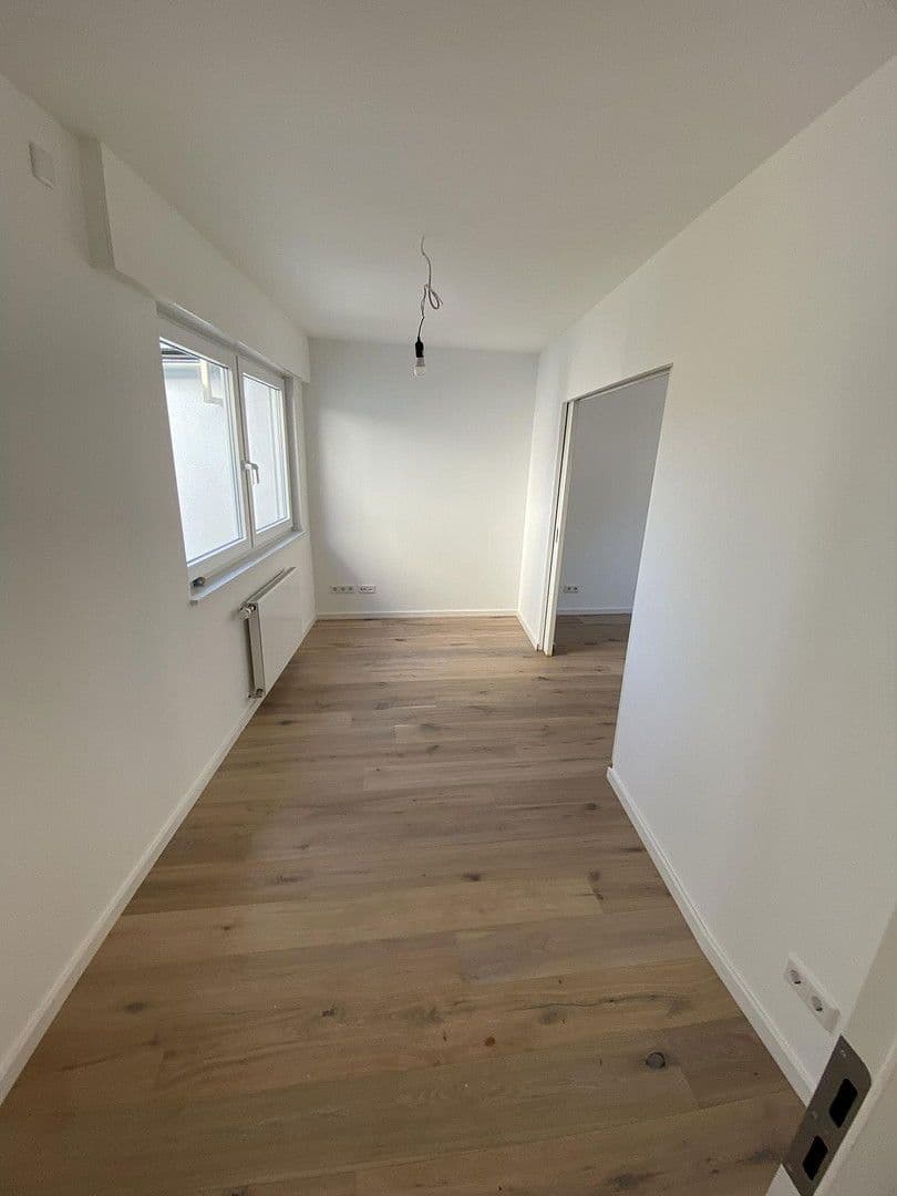 Prenájom domu 157 m², pozemek 150 m², Düsseldorf, Severné Porýnie - Westfálsko Prenájom domu 157 m², pozemek 150 m², Düsseldorf, Severné Porýnie - Westfálsko