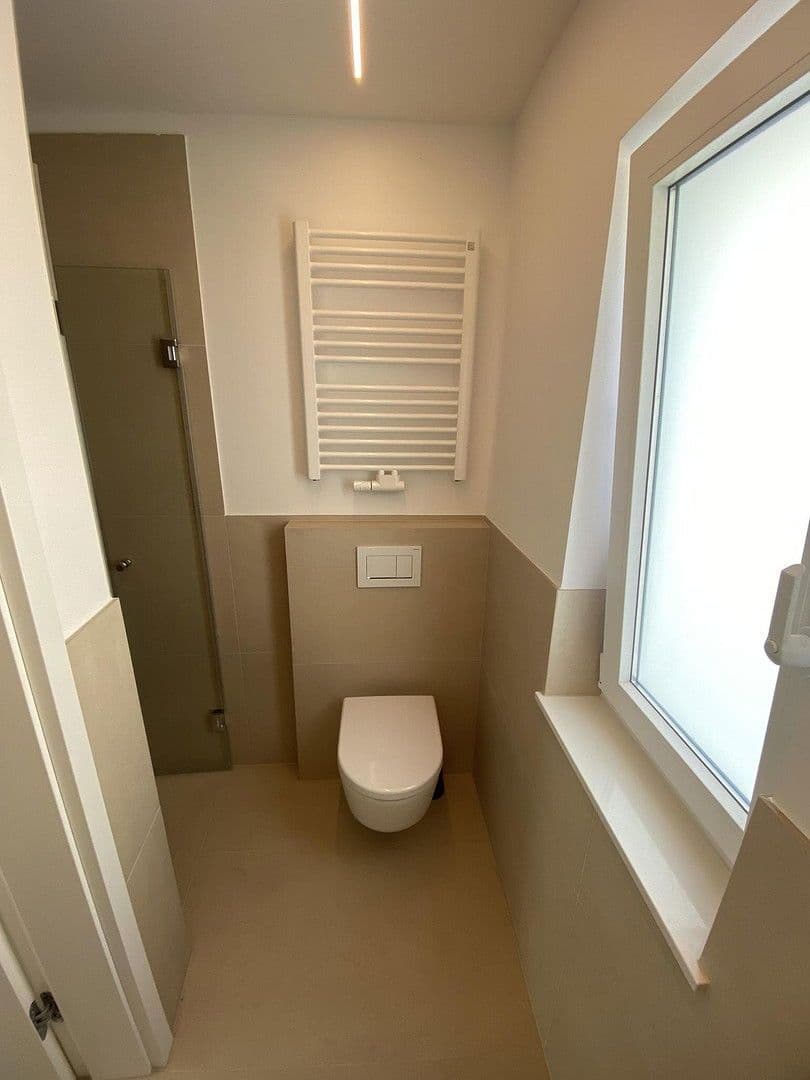 Prenájom domu 157 m², pozemek 150 m², Düsseldorf, Severné Porýnie - Westfálsko Prenájom domu 157 m², pozemek 150 m², Düsseldorf, Severné Porýnie - Westfálsko