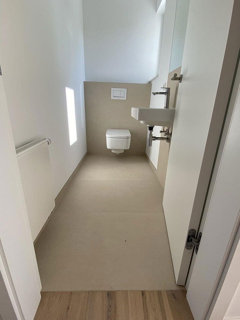 Prenájom domu 157 m², pozemek 150 m², Düsseldorf, Severné Porýnie - Westfálsko Prenájom domu 157 m², pozemek 150 m², Düsseldorf, Severné Porýnie - Westfálsko