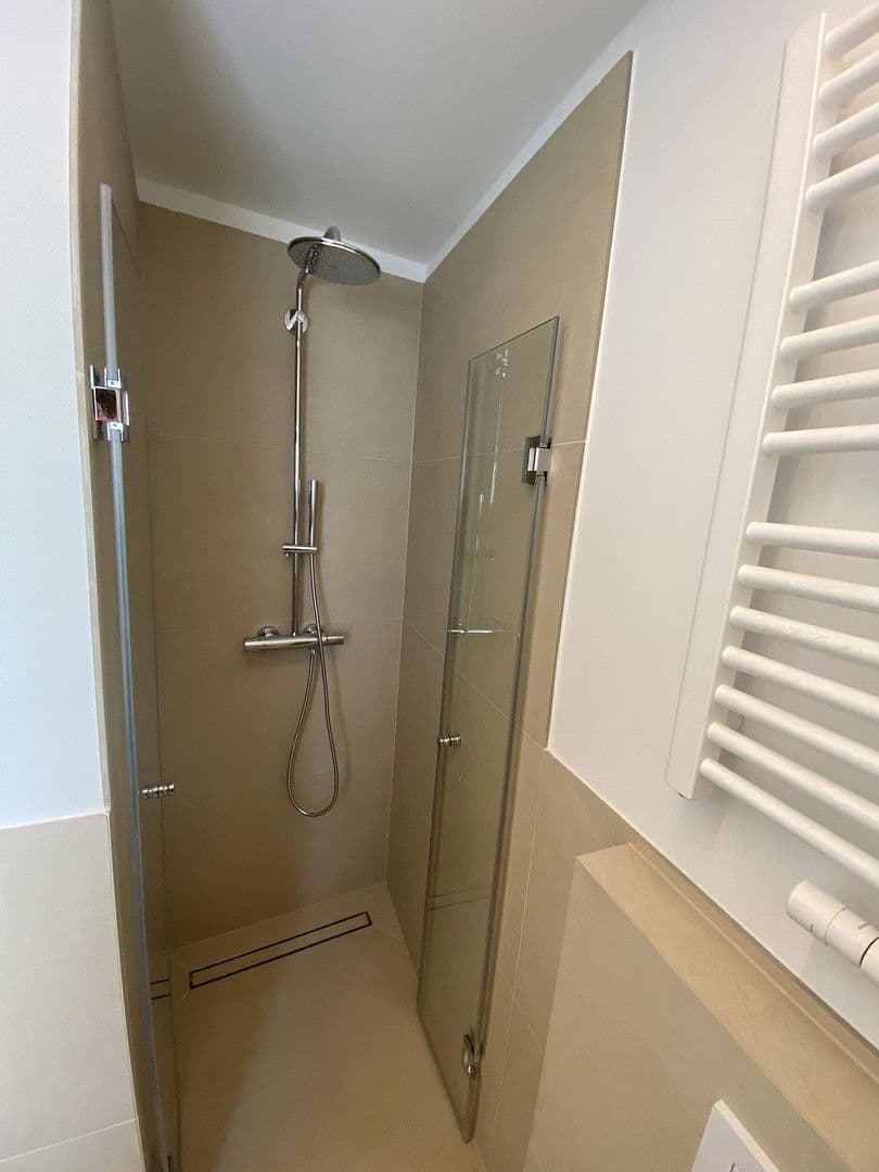 Prenájom domu 157 m², pozemek 150 m², Düsseldorf, Severné Porýnie - Westfálsko Prenájom domu 157 m², pozemek 150 m², Düsseldorf, Severné Porýnie - Westfálsko