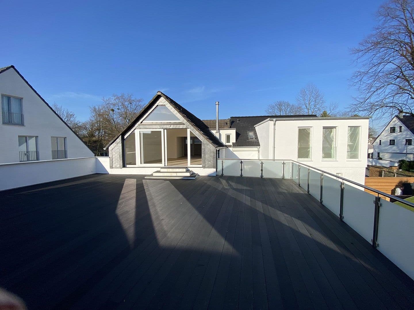 Prenájom domu 157 m², pozemek 150 m², Düsseldorf, Severné Porýnie - Westfálsko Prenájom domu 157 m², pozemek 150 m², Düsseldorf, Severné Porýnie - Westfálsko