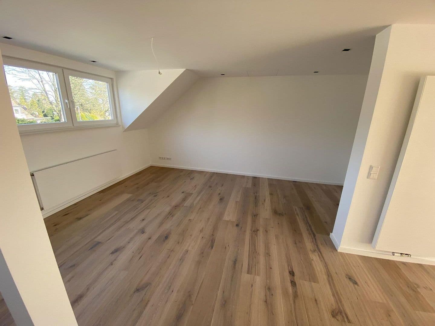 Prenájom domu 157 m², pozemek 150 m², Düsseldorf, Severné Porýnie - Westfálsko Prenájom domu 157 m², pozemek 150 m², Düsseldorf, Severné Porýnie - Westfálsko