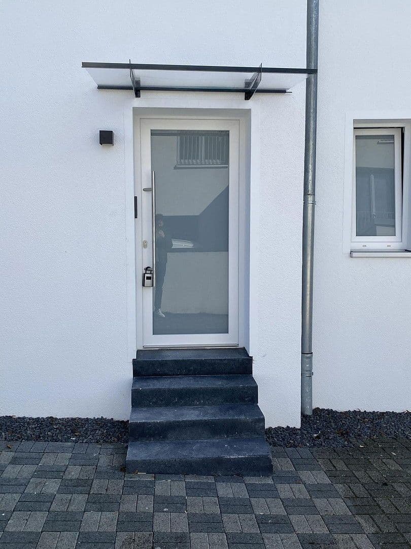 Prenájom domu 157 m², pozemek 150 m², Düsseldorf, Severné Porýnie - Westfálsko Prenájom domu 157 m², pozemek 150 m², Düsseldorf, Severné Porýnie - Westfálsko