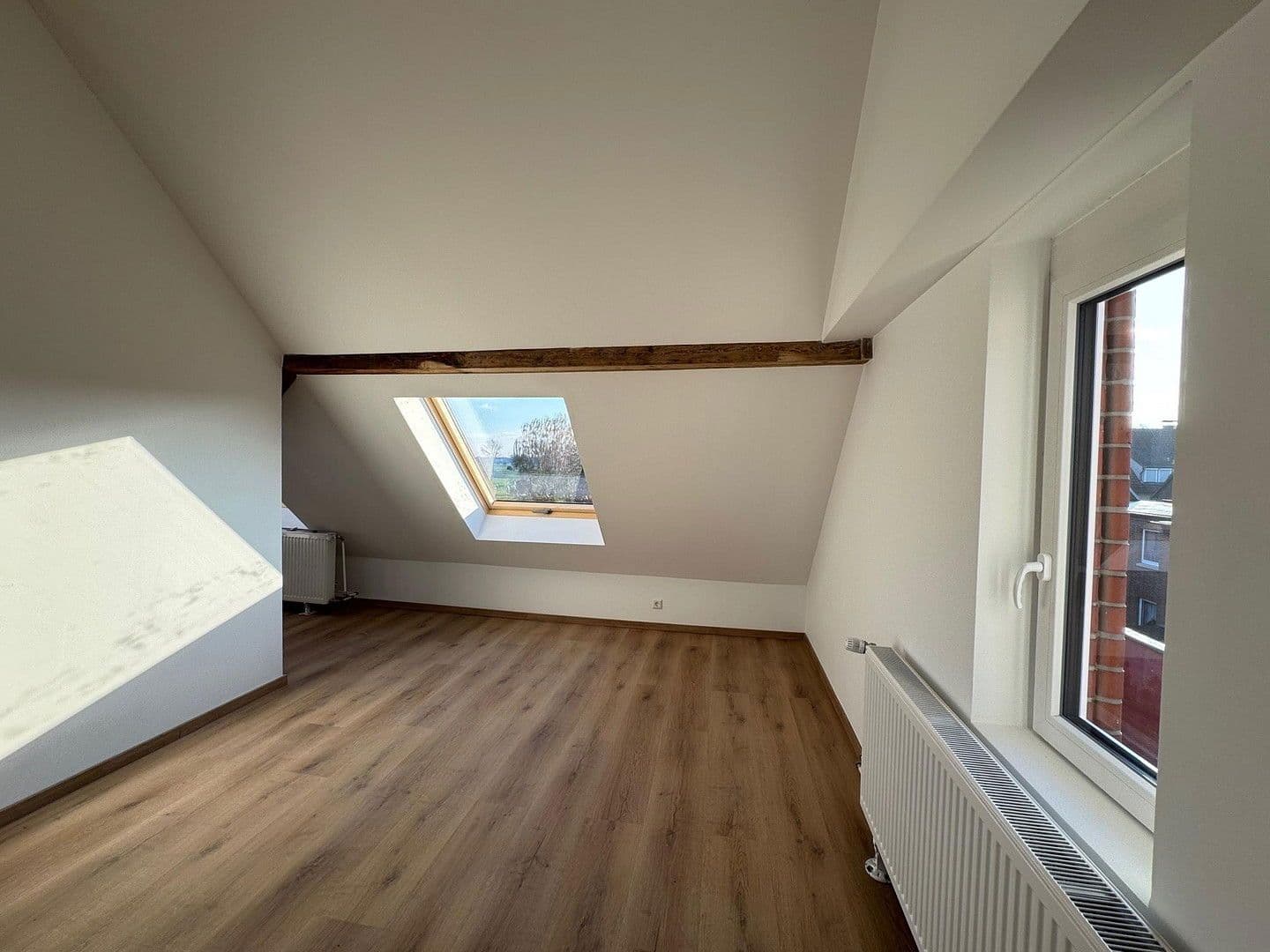 Prenájom bytu 4-izbový 116 m², Sarstedt, Dolné Sasko Prenájom bytu 4-izbový 116 m², Sarstedt, Dolné Sasko