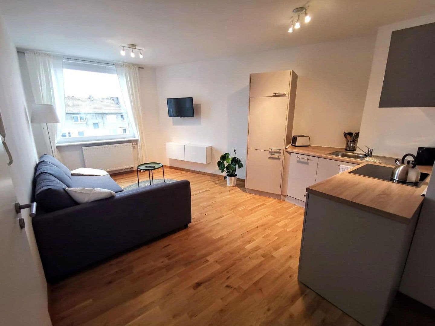 Prenájom bytu 2-izbový 43 m², Düsseldorf, Severné Porýnie - Westfálsko Prenájom bytu 2-izbový 43 m², Düsseldorf, Severné Porýnie - Westfálsko