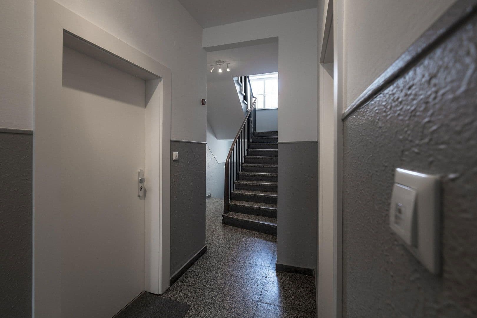 Prenájom bytu 2-izbový 43 m², Düsseldorf, Severné Porýnie - Westfálsko Prenájom bytu 2-izbový 43 m², Düsseldorf, Severné Porýnie - Westfálsko