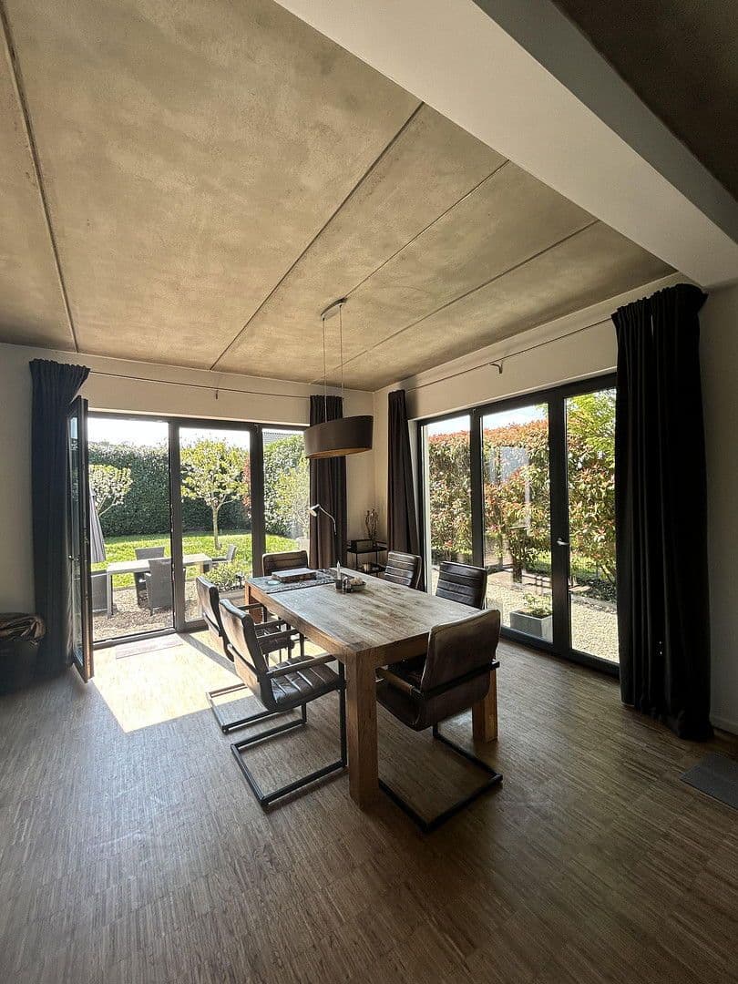 Predaj domu 316 m², pozemek 1.000 m², Diamantstrasse 24, Trebur, Hesensko Predaj domu 316 m², pozemek 1.000 m², Diamantstrasse 24, Trebur, Hesensko