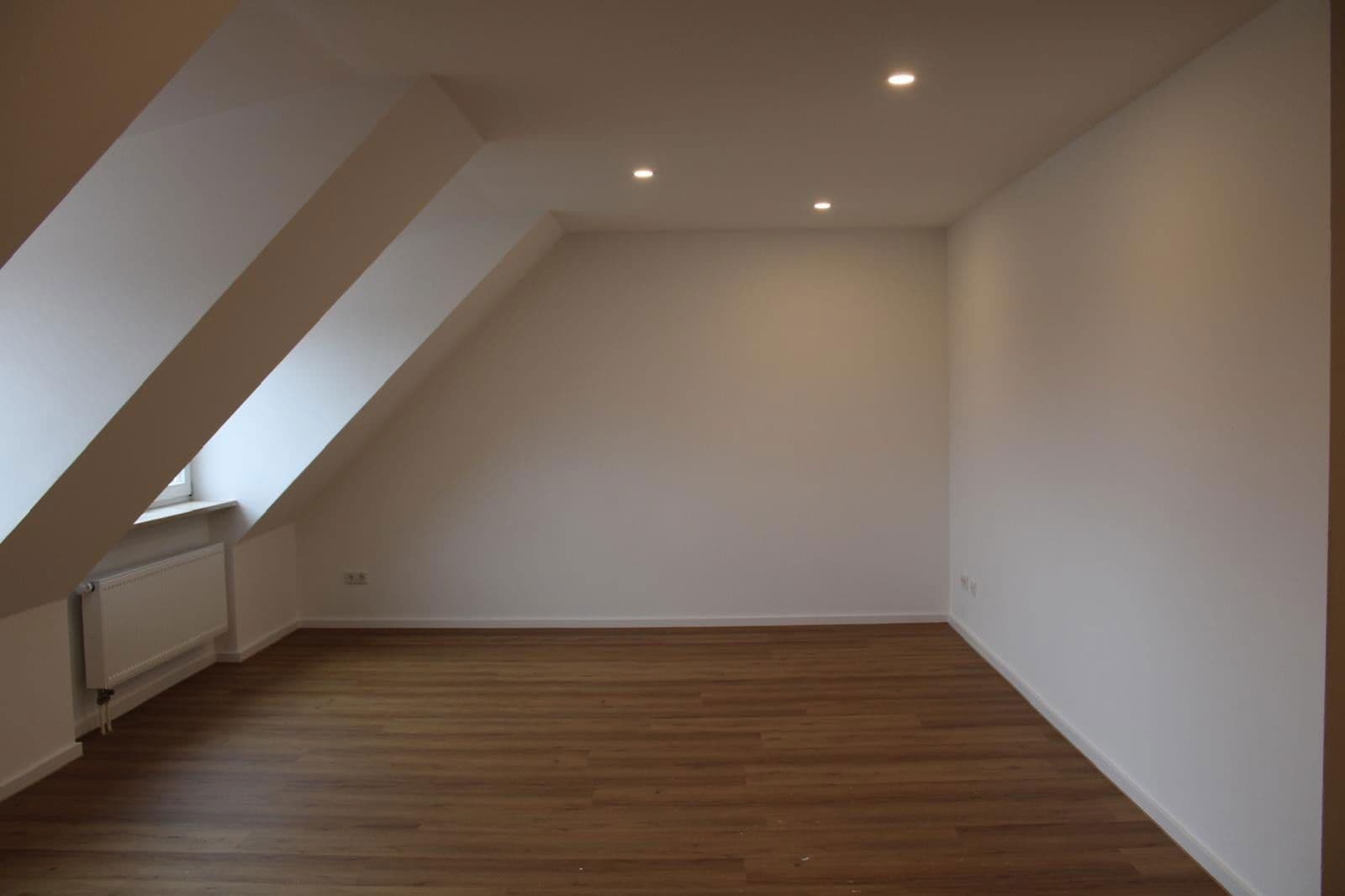 Prenájom bytu 3-izbový 100 m², Bahnhofsstraße 9, Eichenau, Bavorsko Prenájom bytu 3-izbový 100 m², Bahnhofsstraße 9, Eichenau, Bavorsko