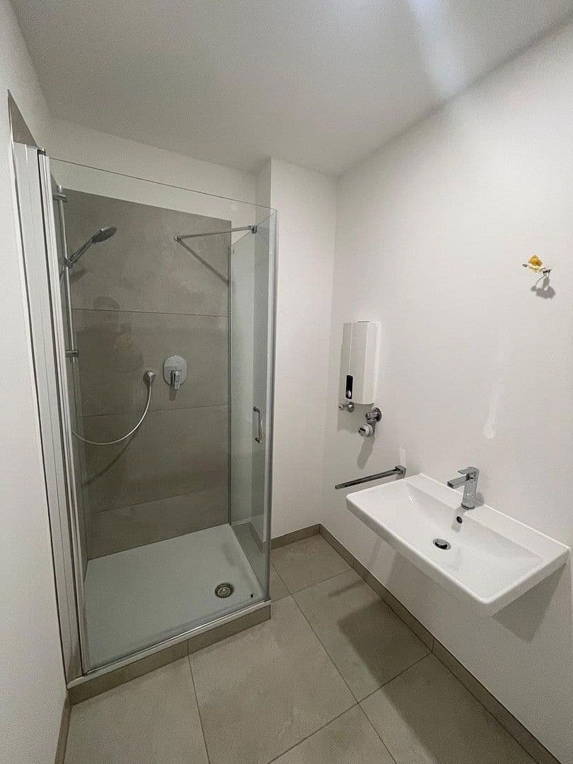 Prenájom bytu 3-izbový 100 m², Bahnhofsstraße 9, Eichenau, Bavorsko Prenájom bytu 3-izbový 100 m², Bahnhofsstraße 9, Eichenau, Bavorsko