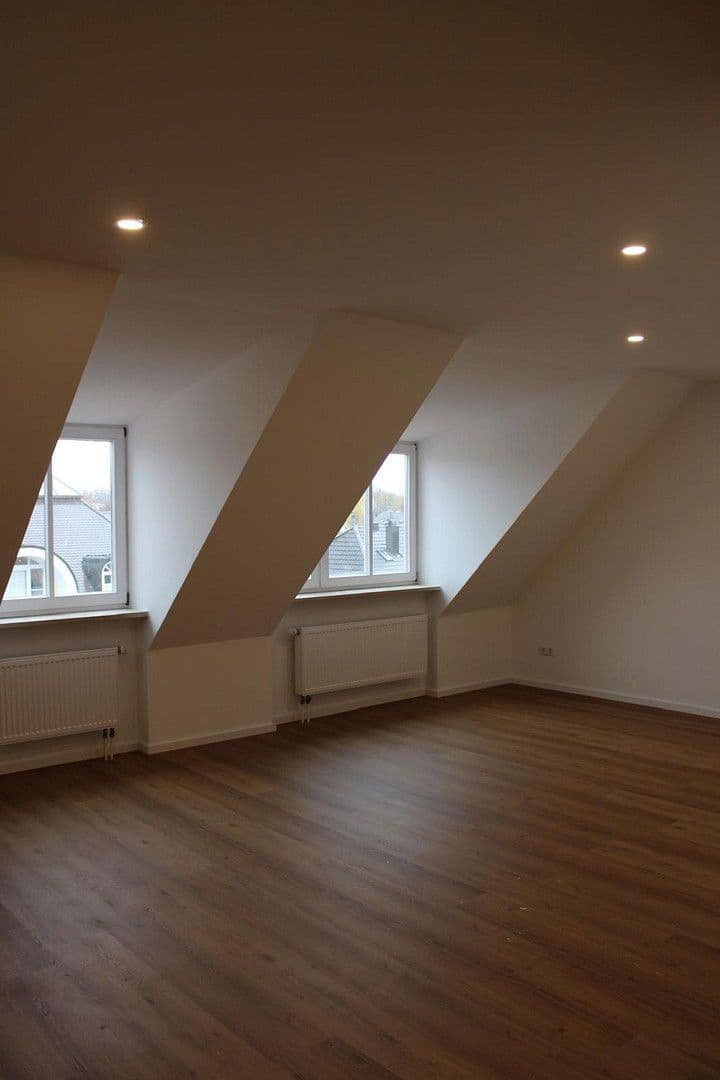 Prenájom bytu 3-izbový 100 m², Bahnhofsstraße 9, Eichenau, Bavorsko Prenájom bytu 3-izbový 100 m², Bahnhofsstraße 9, Eichenau, Bavorsko