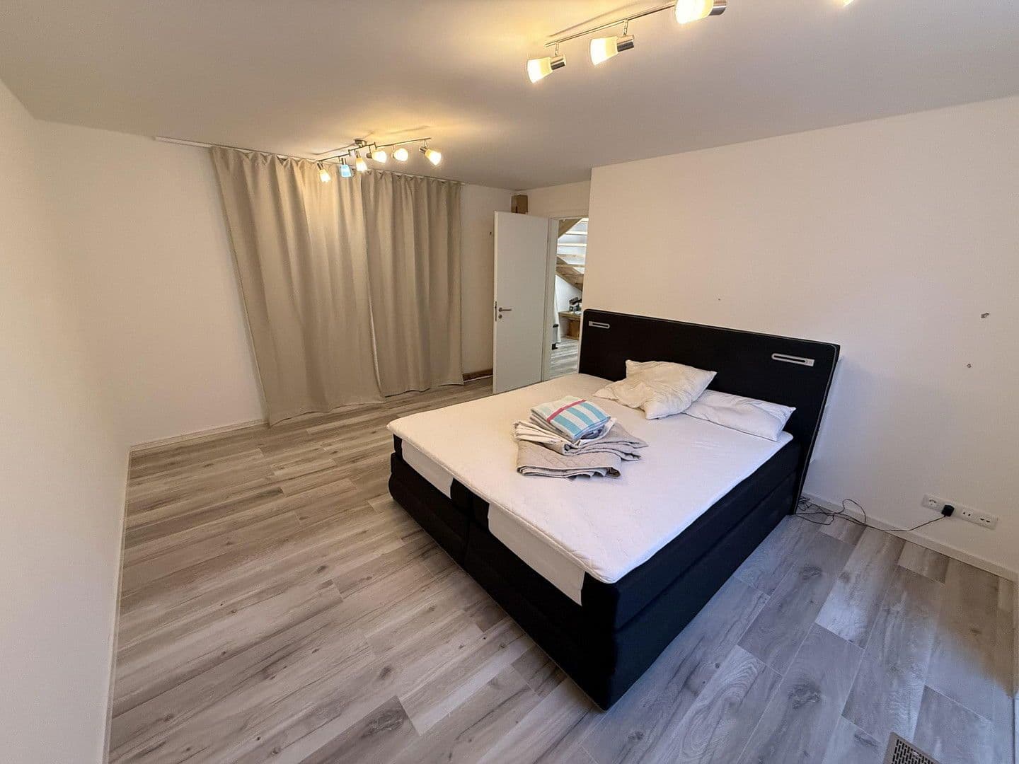 Predaj domu 205 m², pozemek 417 m², Neuried, Bavorsko Predaj domu 205 m², pozemek 417 m², Neuried, Bavorsko