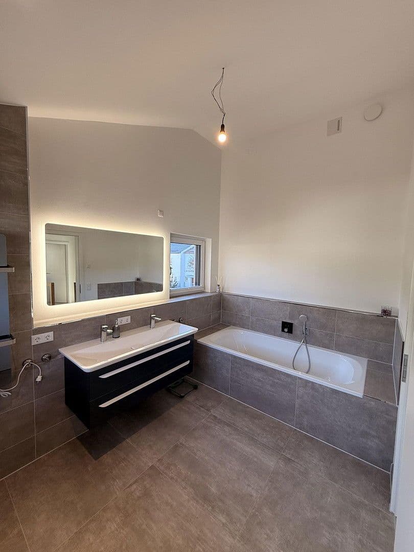 Predaj domu 205 m², pozemek 417 m², Neuried, Bavorsko Predaj domu 205 m², pozemek 417 m², Neuried, Bavorsko