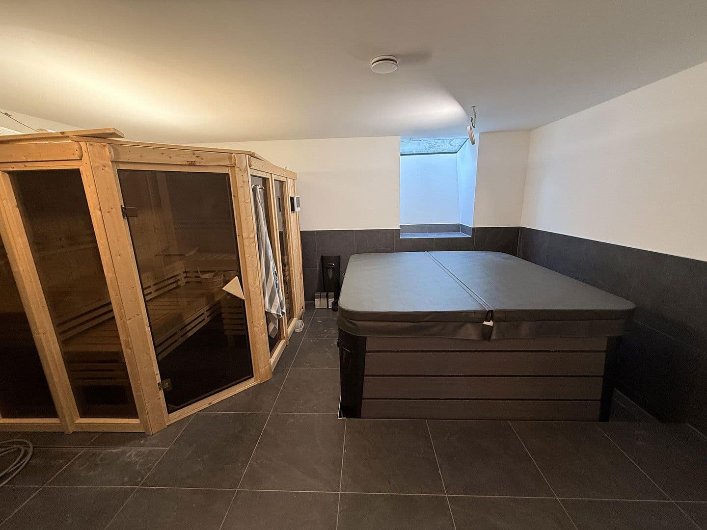 Predaj domu 205 m², pozemek 417 m², Neuried, Bavorsko Predaj domu 205 m², pozemek 417 m², Neuried, Bavorsko