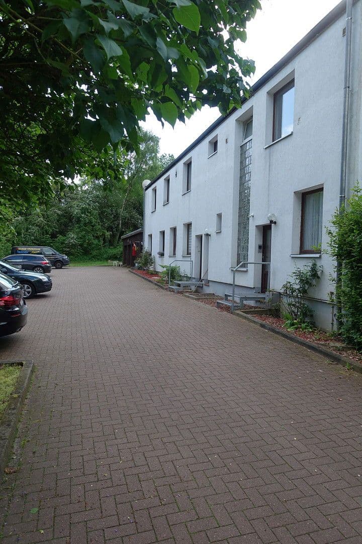 Prenájom bytu 4-izbový 105 m², Bahnhofstr. 11, Kastorf, Šlezvicko-Holštajnsko Prenájom bytu 4-izbový 105 m², Bahnhofstr. 11, Kastorf, Šlezvicko-Holštajnsko