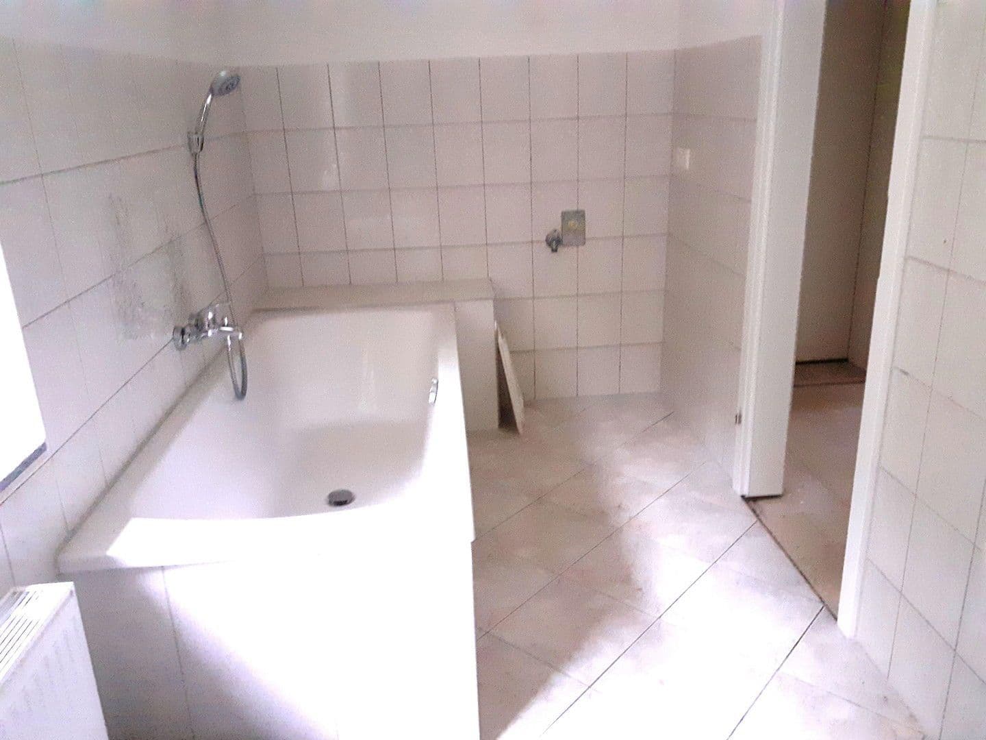 Prenájom bytu 3-izbový 80 m², Oederan, Sasko Prenájom bytu 3-izbový 80 m², Oederan, Sasko