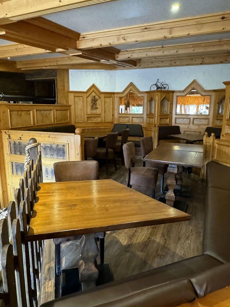 Predaj nebytového priestoru 398 m², Kurhausweg 4, Goslar, Dolné Sasko Predaj nebytového priestoru 398 m², Kurhausweg 4, Goslar, Dolné Sasko