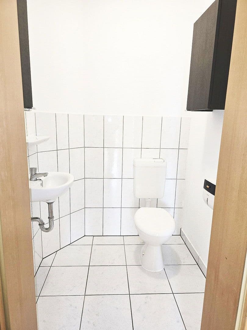 Prenájom bytu 3-izbový 67 m², Conrad Clauß Straße 20, Hohenstein-Ernstthal, Sasko Prenájom bytu 3-izbový 67 m², Conrad Clauß Straße 20, Hohenstein-Ernstthal, Sasko