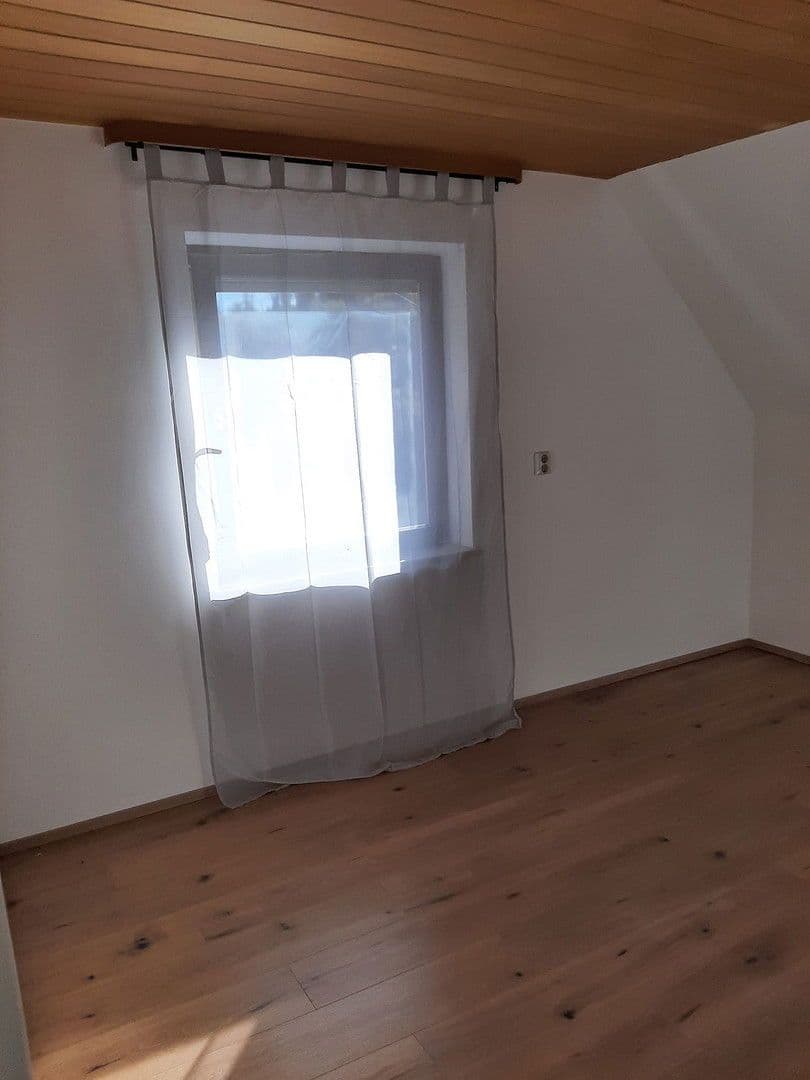 Prenájom bytu 6-izbový 100 m², Schönbrunn, Landshut, Bavorsko Prenájom bytu 6-izbový 100 m², Schönbrunn, Landshut, Bavorsko