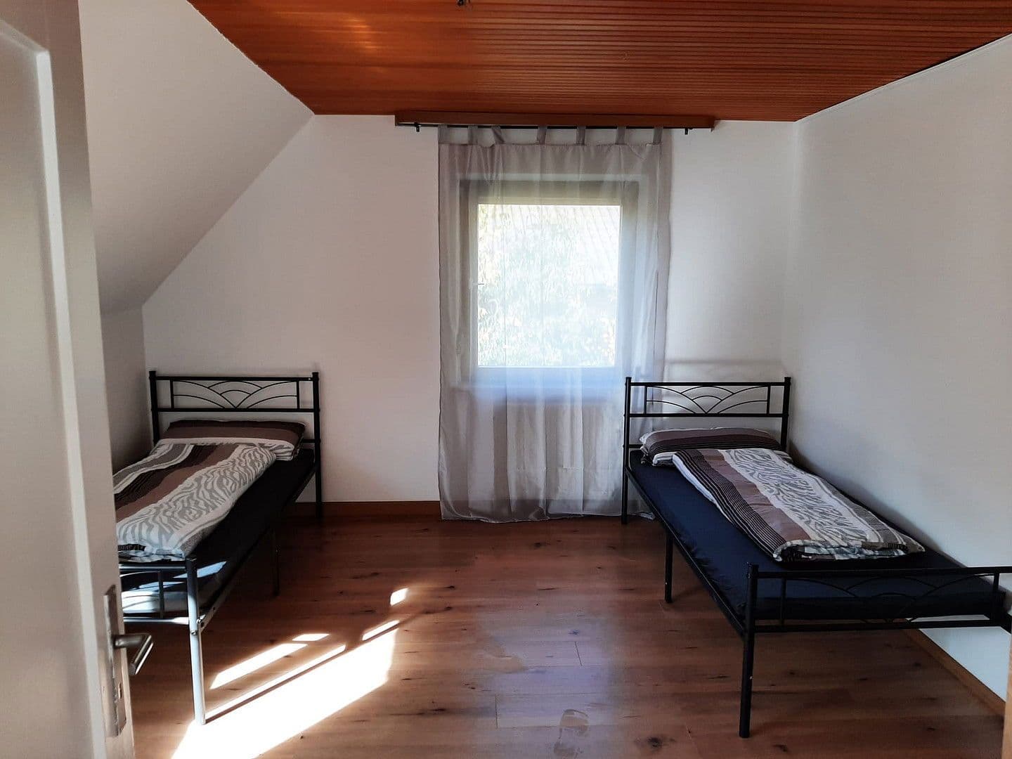 Prenájom bytu 6-izbový 100 m², Schönbrunn, Landshut, Bavorsko Prenájom bytu 6-izbový 100 m², Schönbrunn, Landshut, Bavorsko