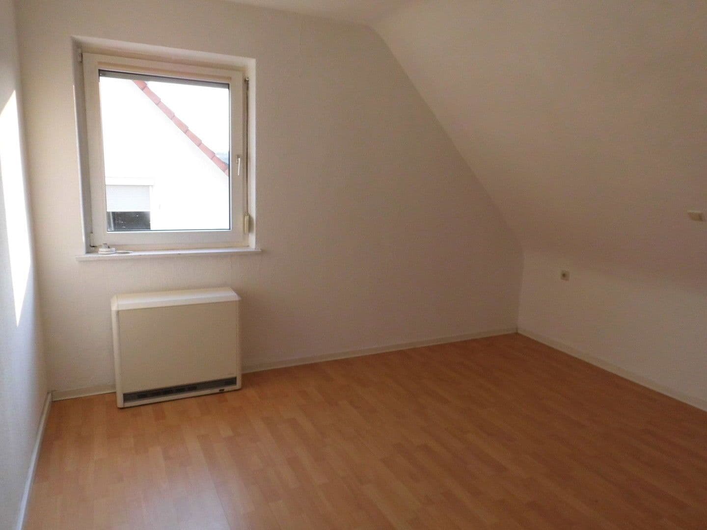 Prenájom bytu 2-izbový 40 m², Stuttgart, Bádensko-Wurttembersko Prenájom bytu 2-izbový 40 m², Stuttgart, Bádensko-Wurttembersko