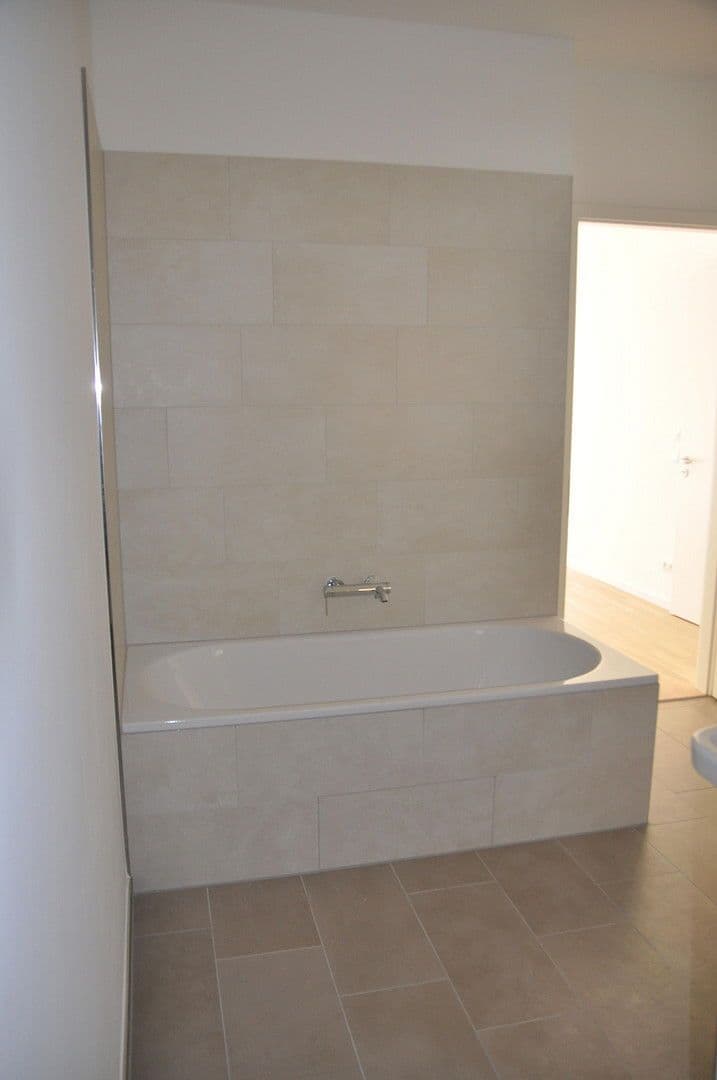 Prenájom bytu 3-izbový 119 m², Heubnerweg 7, Berlin, Berlín Prenájom bytu 3-izbový 119 m², Heubnerweg 7, Berlin, Berlín