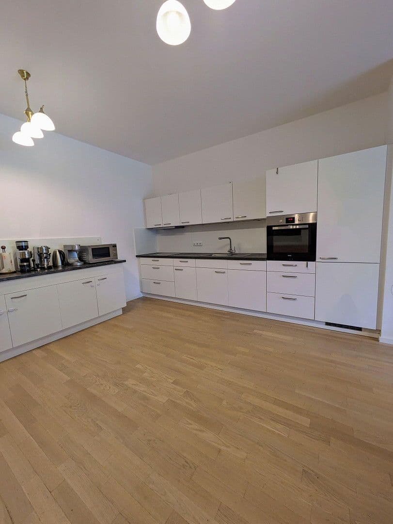 Prenájom bytu 3-izbový 119 m², Heubnerweg 7, Berlin, Berlín Prenájom bytu 3-izbový 119 m², Heubnerweg 7, Berlin, Berlín