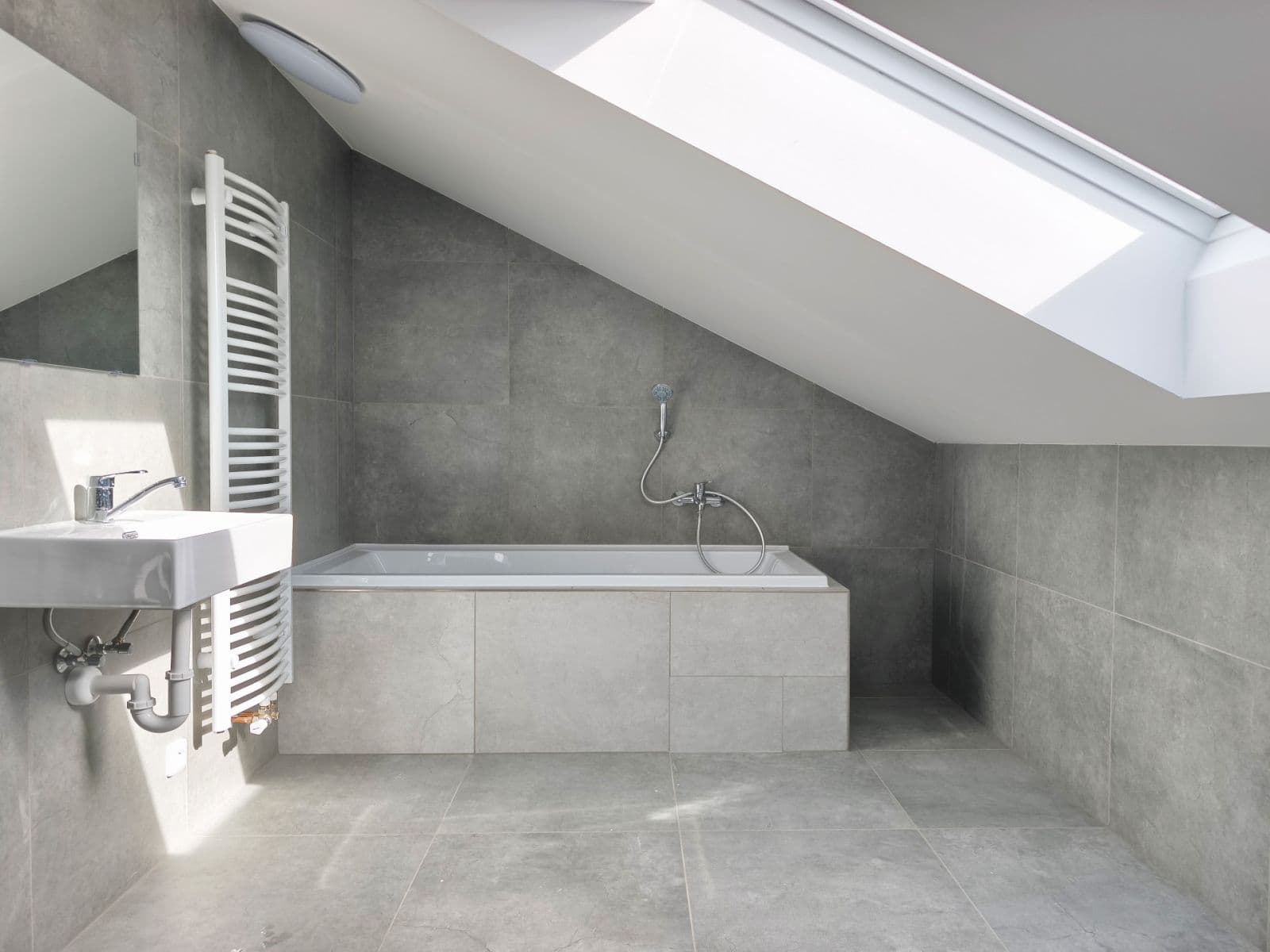 Prenájom bytu 3-izbový 89 m², Švestková, Tišice, Středočeský kraj Prenájom bytu 3-izbový 89 m², Švestková, Tišice, Středočeský kraj