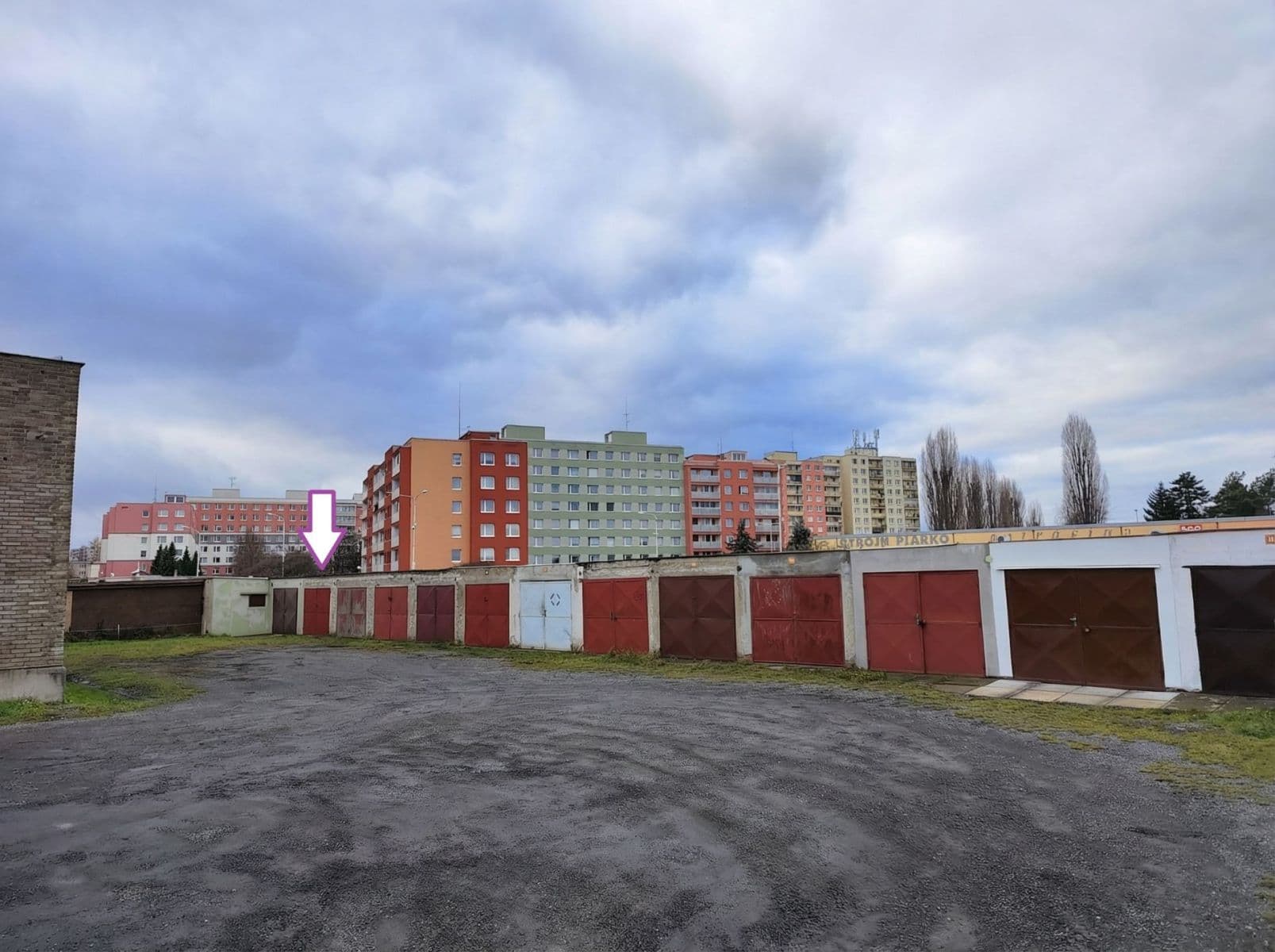 Prenájom garáže 20 m², Kladno, Středočeský kraj Prenájom garáže 20 m², Kladno, Středočeský kraj