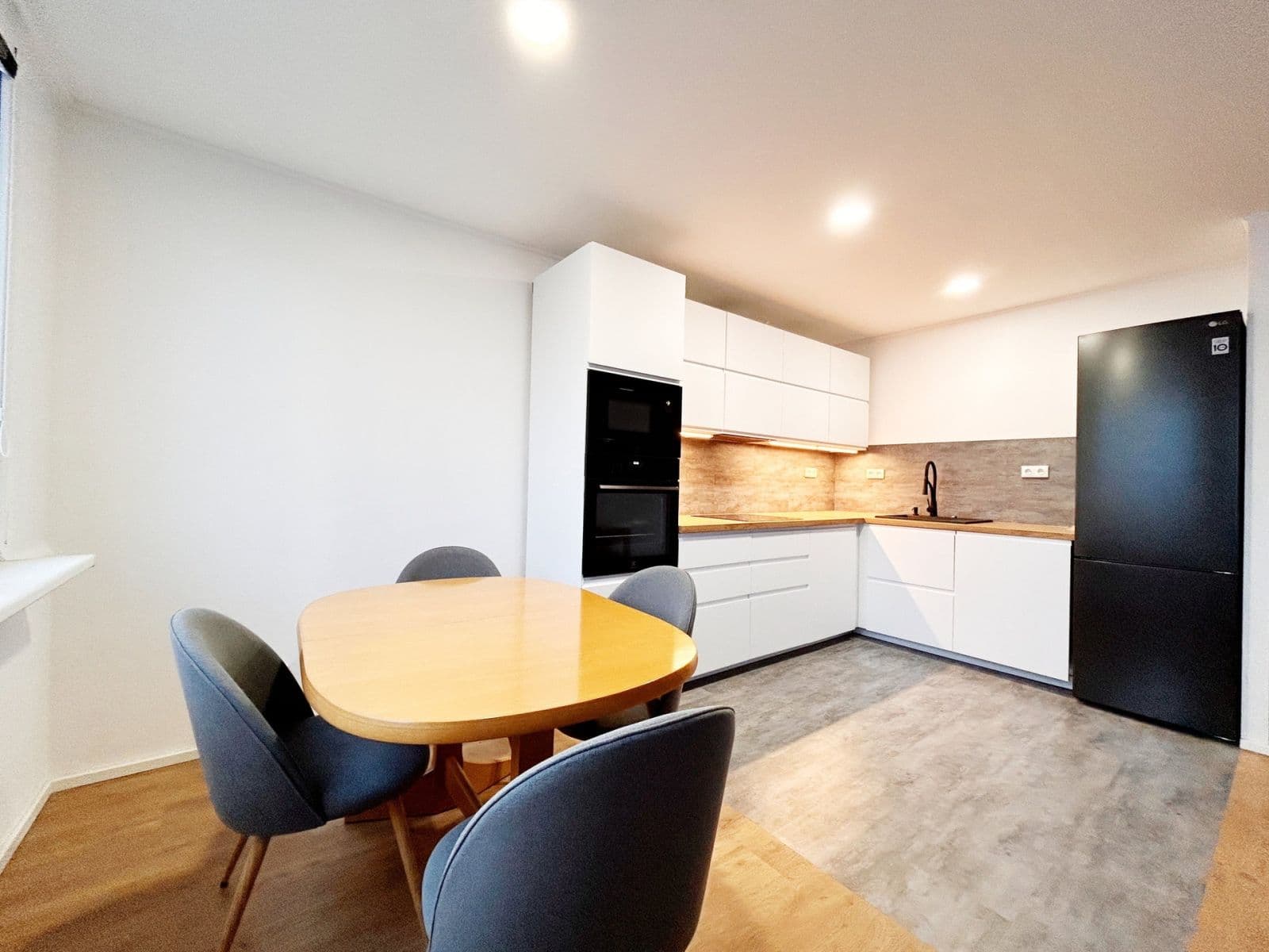 Prenájom bytu 3-izbový 68 m², Děčínská, Kladno, Středočeský kraj Prenájom bytu 3-izbový 68 m², Děčínská, Kladno, Středočeský kraj