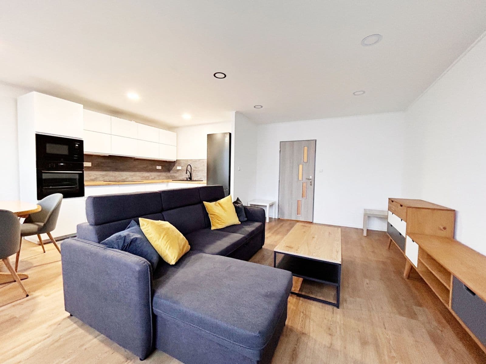 Prenájom bytu 3-izbový 68 m², Děčínská, Kladno, Středočeský kraj Prenájom bytu 3-izbový 68 m², Děčínská, Kladno, Středočeský kraj