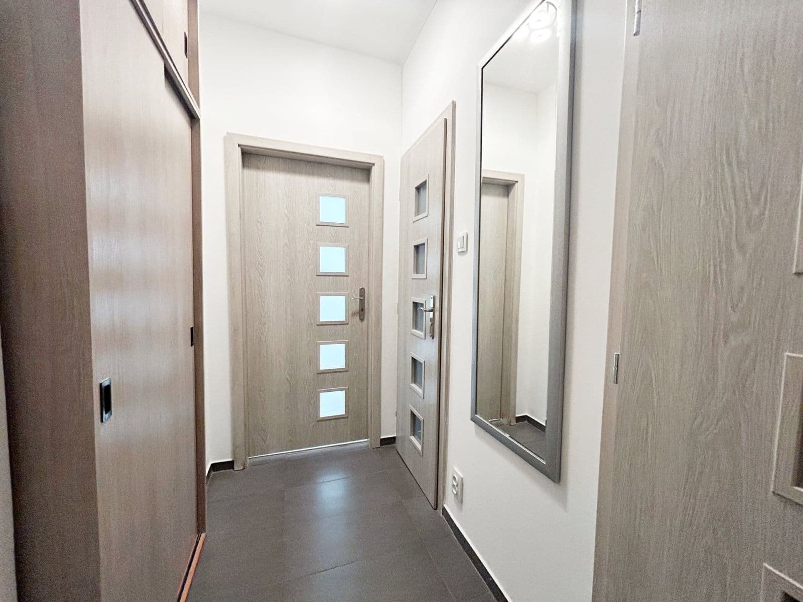 Prenájom bytu 2-izbový 48 m², Spojovací, Praha, Praha Prenájom bytu 2-izbový 48 m², Spojovací, Praha, Praha