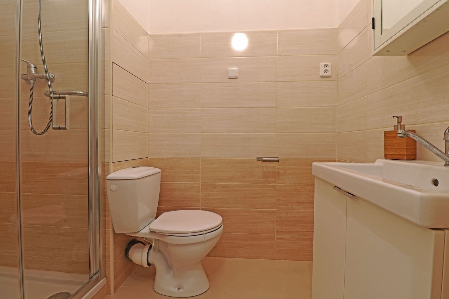 Prenájom bytu 2-izbový 44 m², Argentinská, Praha, Praha Prenájom bytu 2-izbový 44 m², Argentinská, Praha, Praha