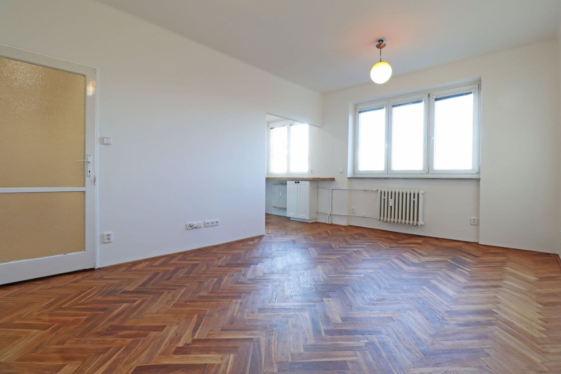 Prenájom bytu 2-izbový 44 m², Argentinská, Praha, Praha Prenájom bytu 2-izbový 44 m², Argentinská, Praha, Praha