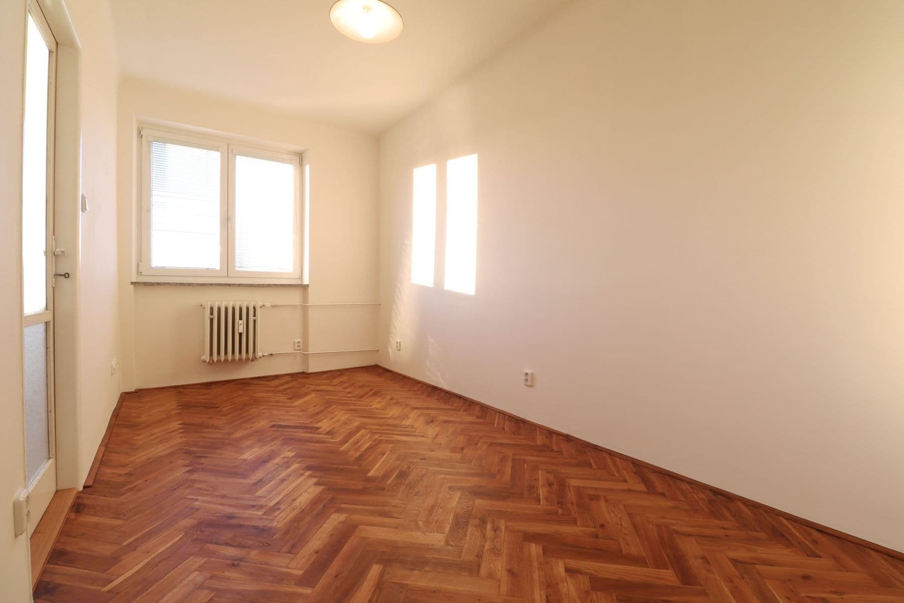 Prenájom bytu 2-izbový 44 m², Argentinská, Praha, Praha Prenájom bytu 2-izbový 44 m², Argentinská, Praha, Praha