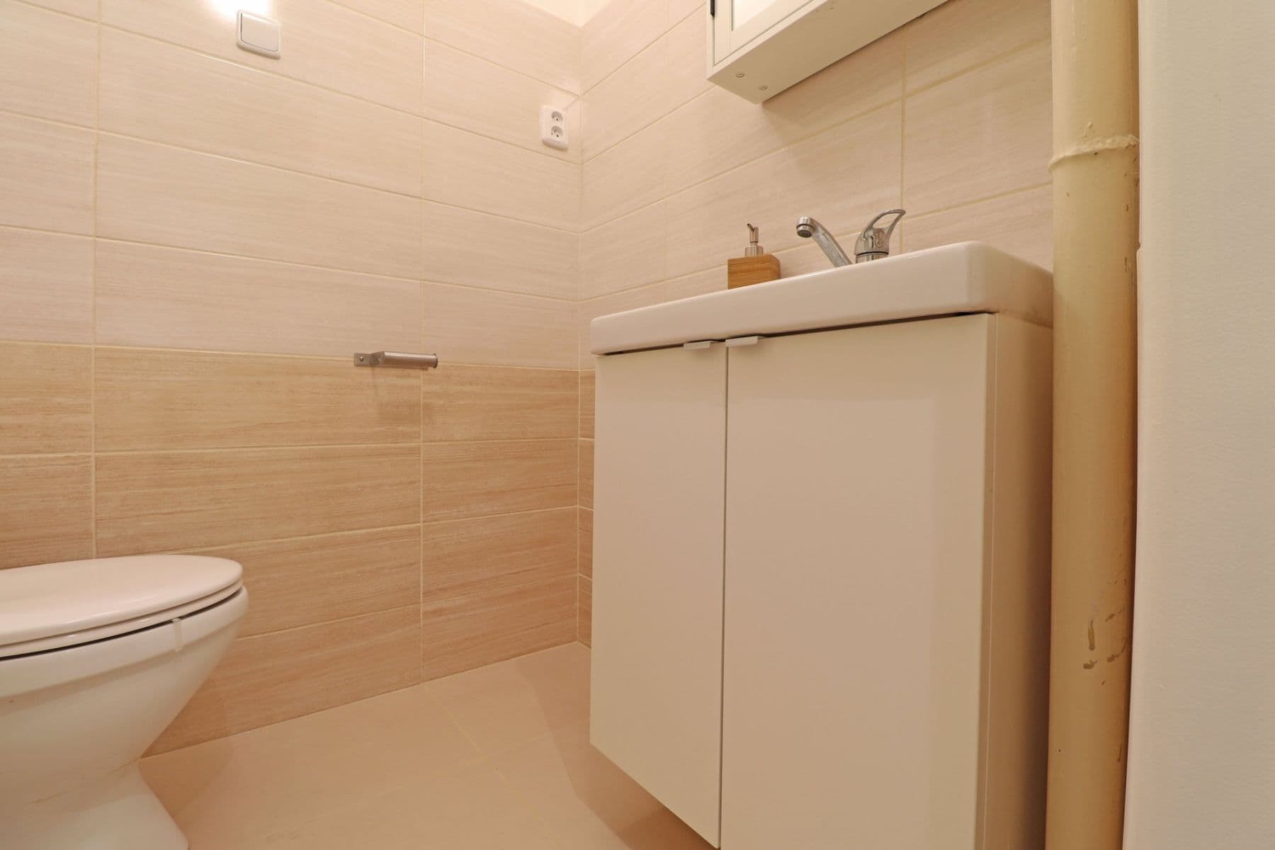 Prenájom bytu 2-izbový 44 m², Argentinská, Praha, Praha Prenájom bytu 2-izbový 44 m², Argentinská, Praha, Praha