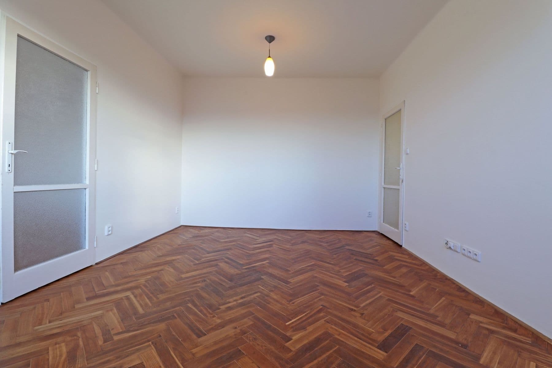 Prenájom bytu 2-izbový 44 m², Argentinská, Praha, Praha Prenájom bytu 2-izbový 44 m², Argentinská, Praha, Praha