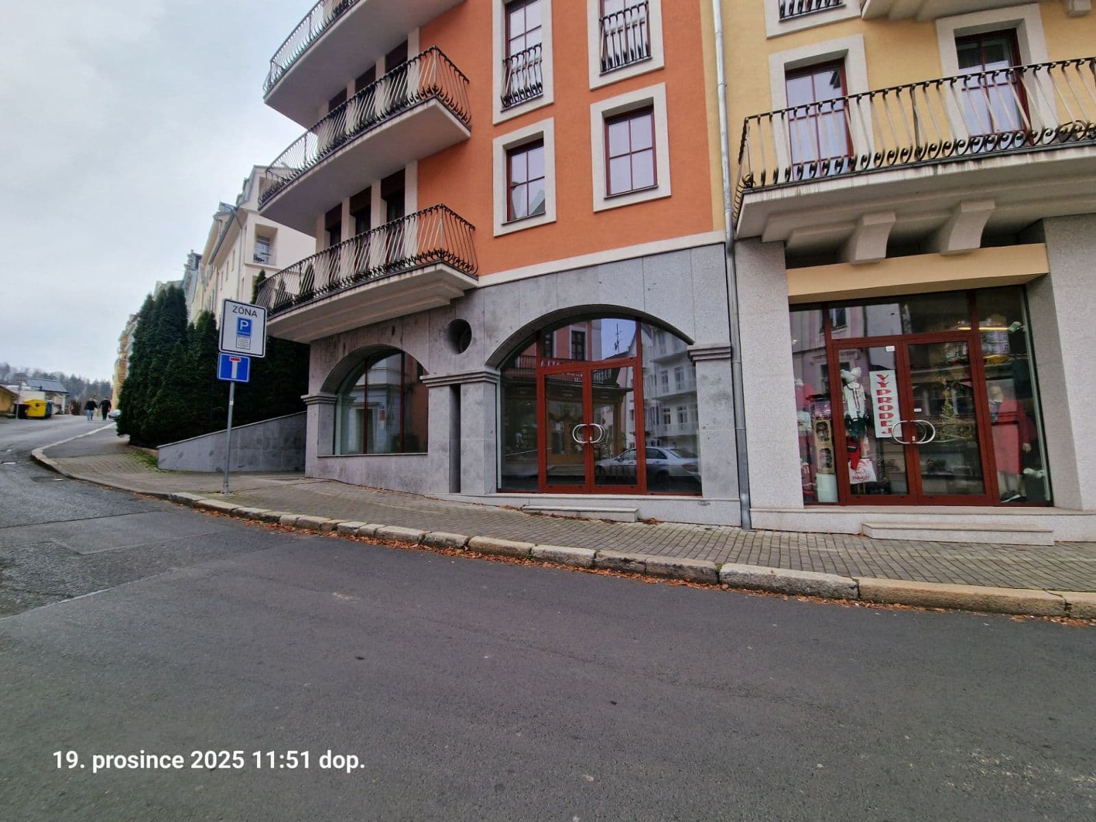 Prenájom nebytového priestoru 46 m², Zámecký vrch, Karlovy Vary, Karlovarský kraj Prenájom nebytového priestoru 46 m², Zámecký vrch, Karlovy Vary, Karlovarský kraj