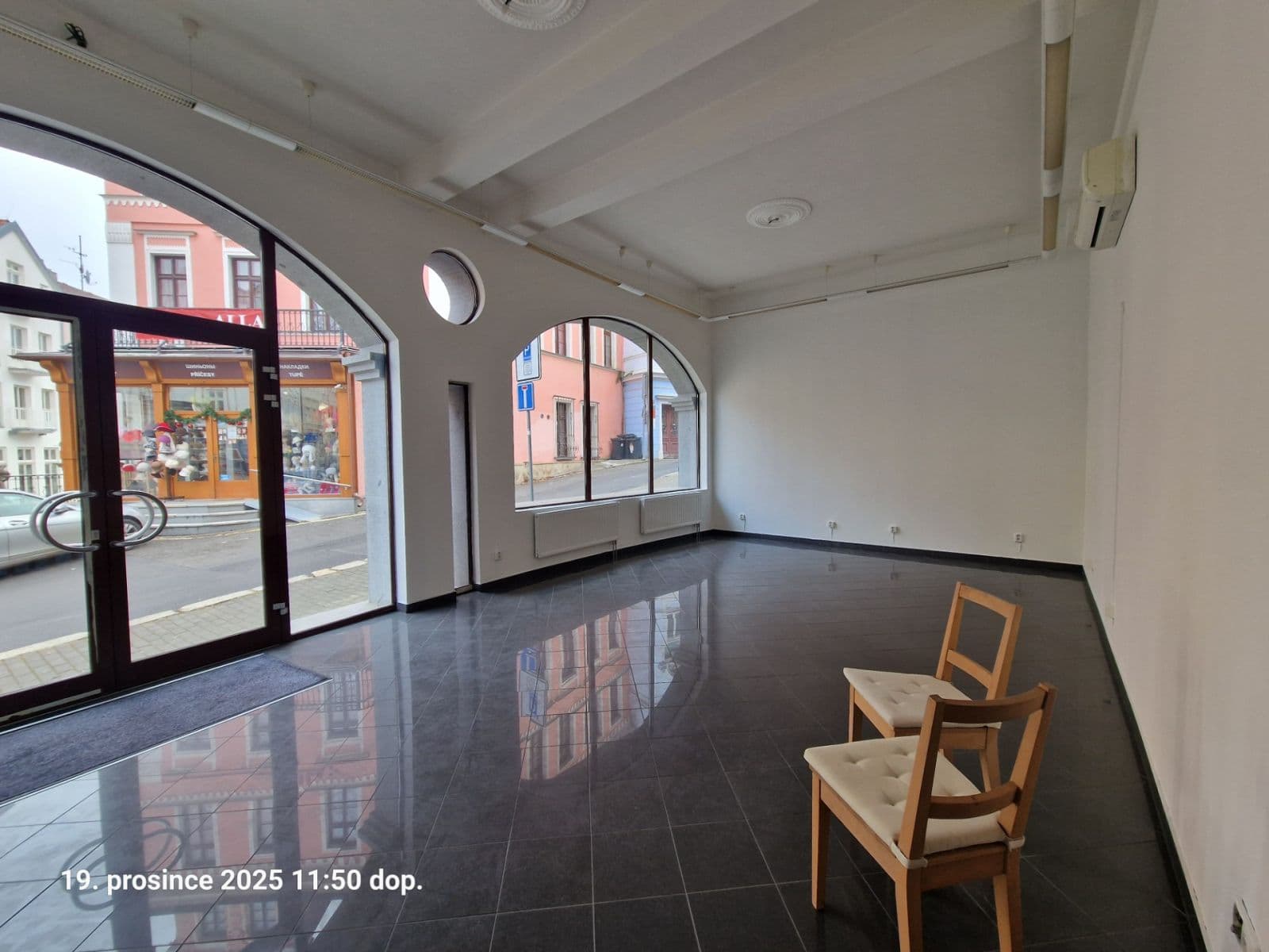 Prenájom nebytového priestoru 46 m², Zámecký vrch, Karlovy Vary, Karlovarský kraj Prenájom nebytového priestoru 46 m², Zámecký vrch, Karlovy Vary, Karlovarský kraj