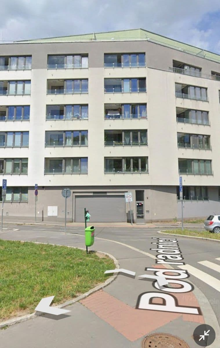 Prenájom garáže 10 m², Pod Radnicí, Praha, Praha Prenájom garáže 10 m², Pod Radnicí, Praha, Praha