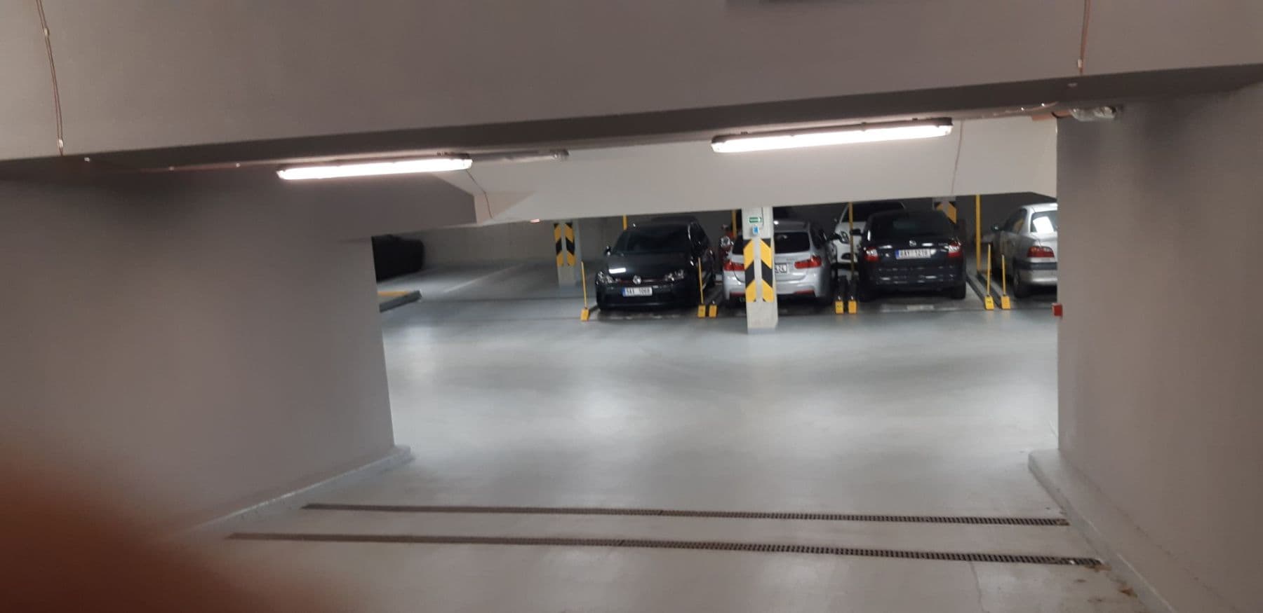 Prenájom garáže 10 m², Pod Radnicí, Praha, Praha Prenájom garáže 10 m², Pod Radnicí, Praha, Praha