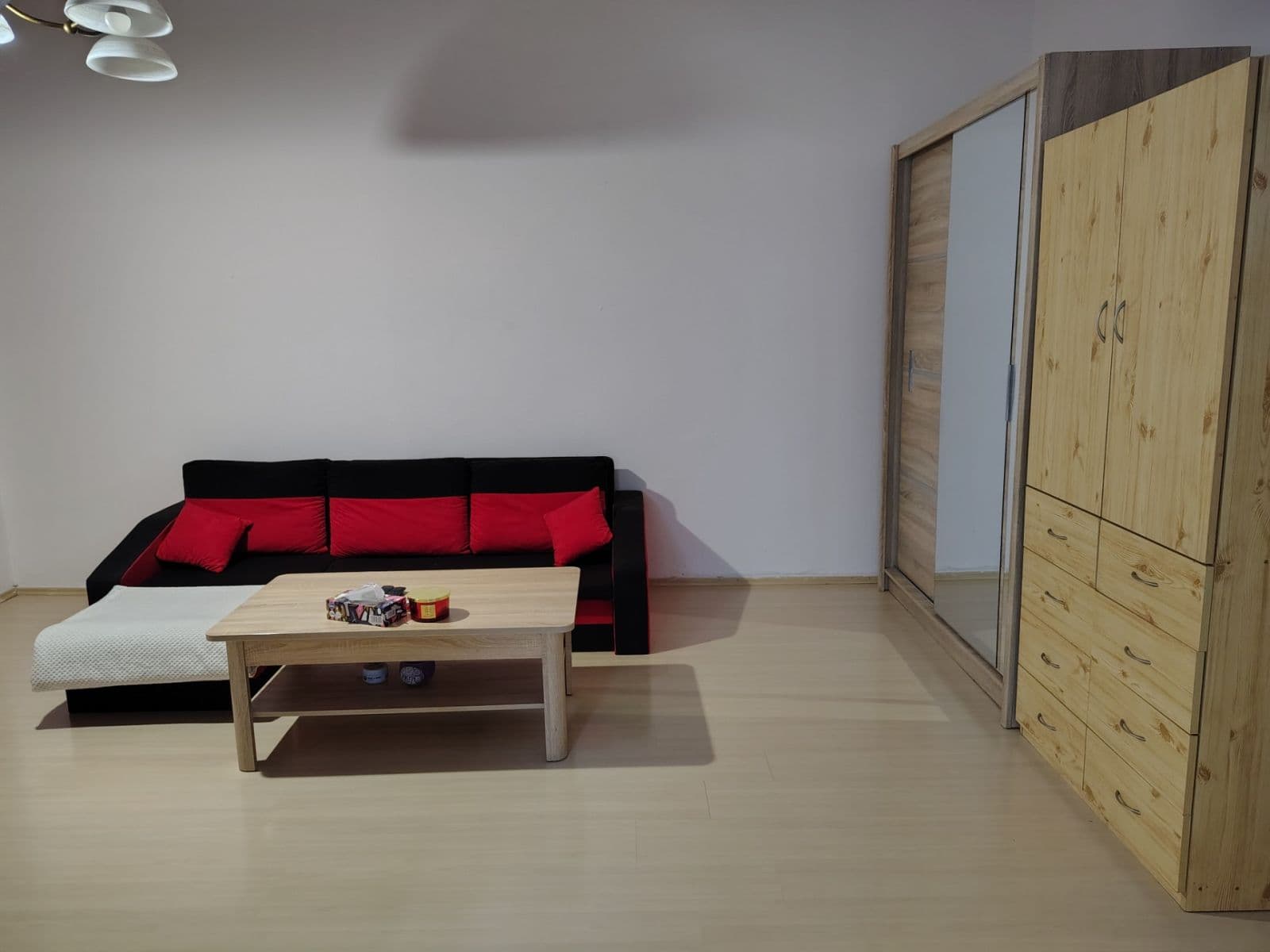 Prenájom bytu 2-izbový 42 m², náměstí Karla IV., Nejdek, Karlovarský kraj Prenájom bytu 2-izbový 42 m², náměstí Karla IV., Nejdek, Karlovarský kraj