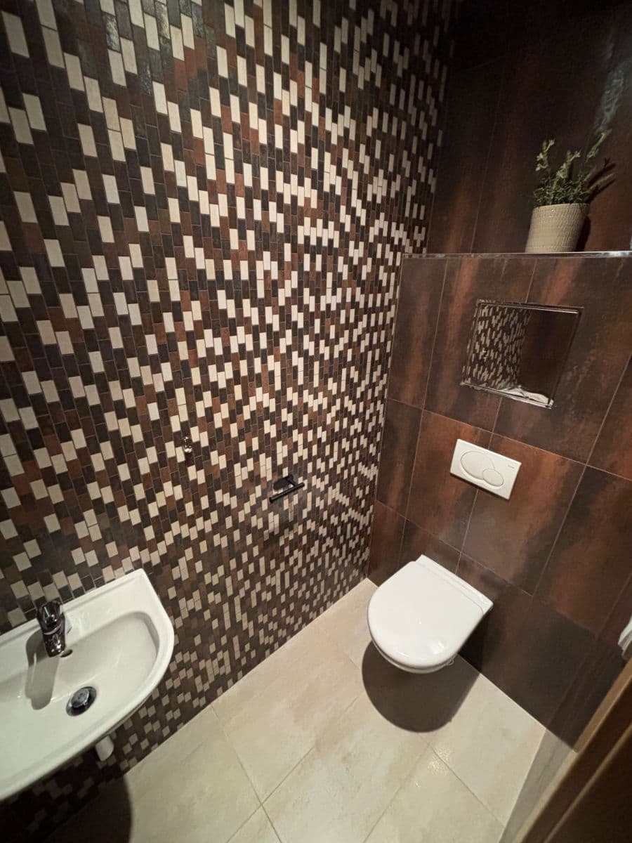 Prenájom bytu 2-izbový 55 m², Radimova, Praha, Praha Prenájom bytu 2-izbový 55 m², Radimova, Praha, Praha