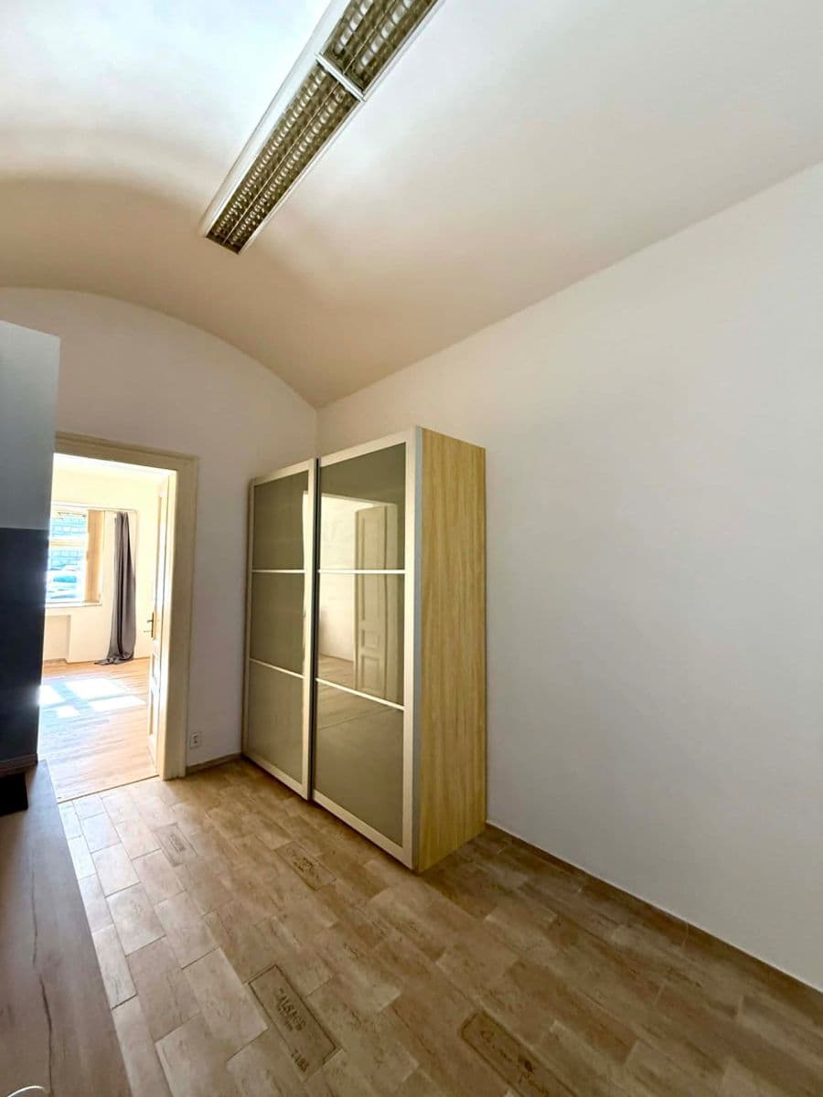 Prenájom bytu 1-izbový 34 m², Ovenecká, Praha, Praha Prenájom bytu 1-izbový 34 m², Ovenecká, Praha, Praha