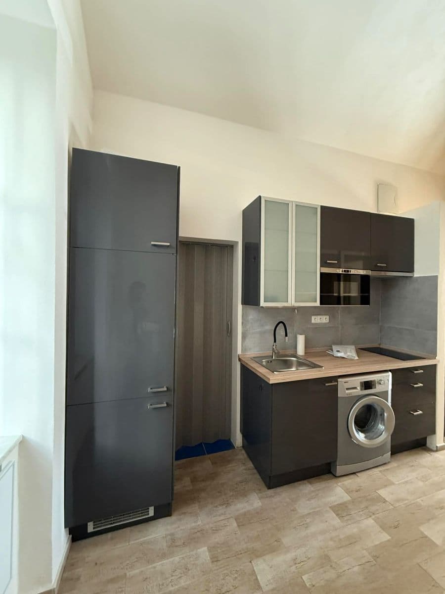 Prenájom bytu 1-izbový 34 m², Ovenecká, Praha, Praha Prenájom bytu 1-izbový 34 m², Ovenecká, Praha, Praha