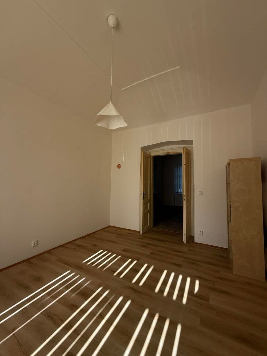 Prenájom bytu 1-izbový 34 m², Ovenecká, Praha, Praha Prenájom bytu 1-izbový 34 m², Ovenecká, Praha, Praha